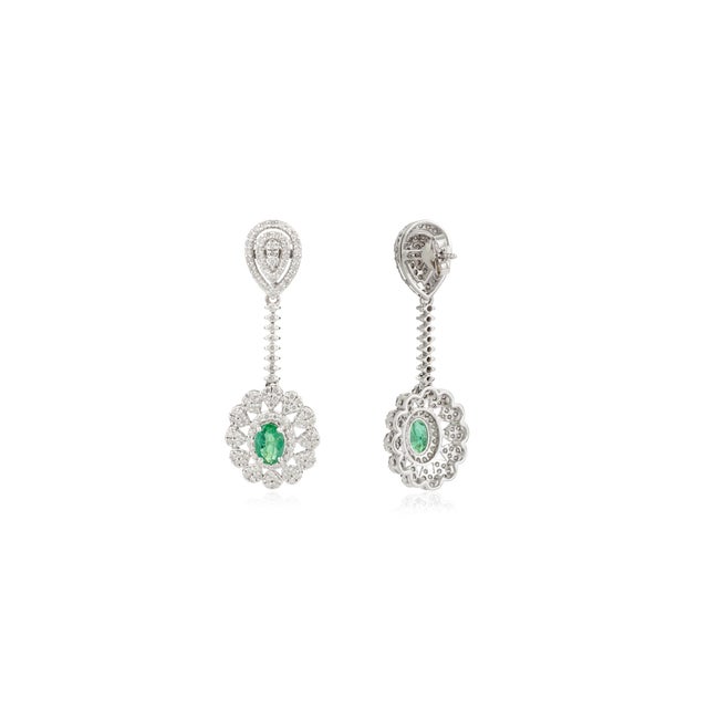 14k White Gold Cluster Diamond Emerald Floral Earrings- A Pair For Sale In New York - Image 6 of 11