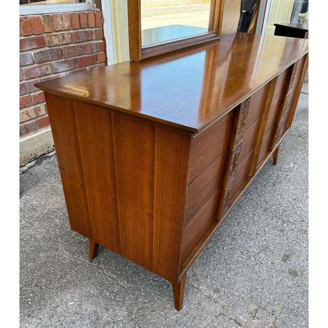 Mid-Century Modern Bassett Mayan Dresser With Mirror For Sale - Image 3 of 12