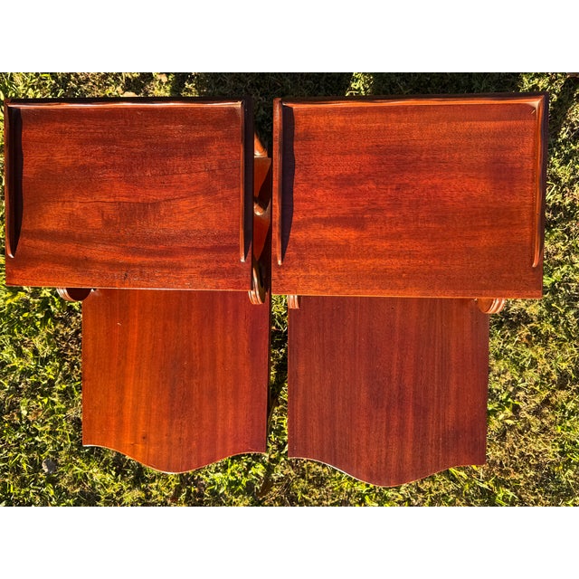 1960s Vintage 1960s Lexington Chair Co. Three-Tier Mohagany W/Cherry Finish Side or End Tables For Sale - Image 5 of 18