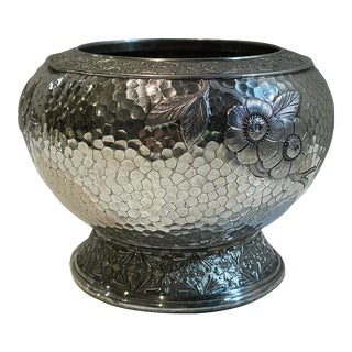 Early 20th Century Meriden Brittania Silverplate Insect Vase For Sale