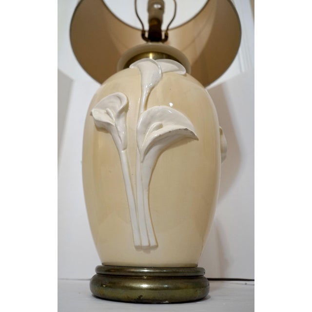 Chapman White and Tan Ceramic Lamp With Sculptural Lillies and Brass Base For Sale In Los Angeles - Image 6 of 13