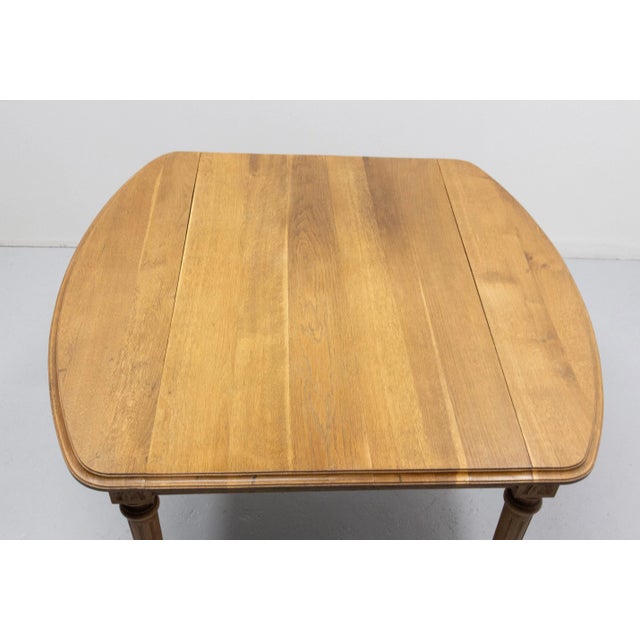 French Louis XVI Style Walnut Dining Extending Table, Late 19th Century For Sale - Image 5 of 13