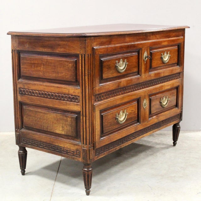 Wood 18th Century Italian Louis XVI Chest of Drawers in Walnut For Sale - Image 7 of 14