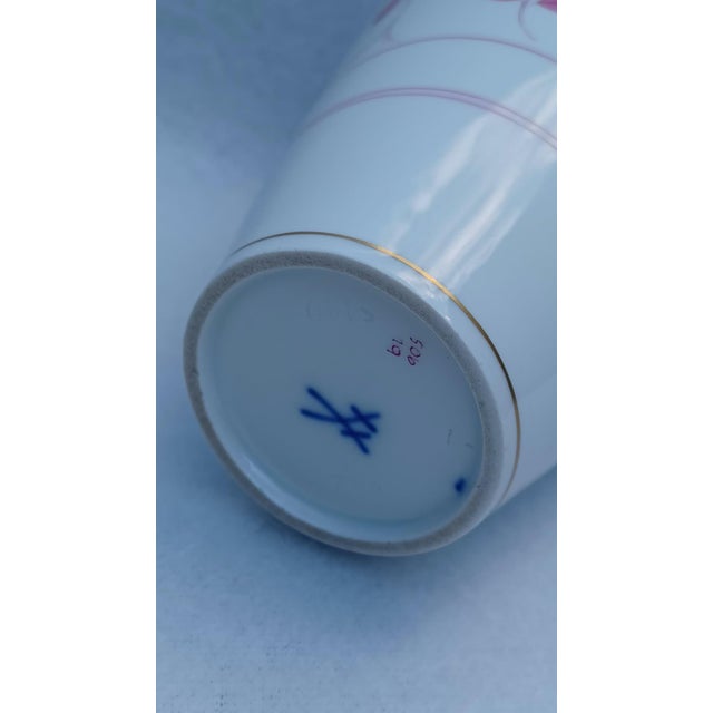 Ceramic Vintage Porcelain Vase Indian Painting in Purple from Meissen, 1980 For Sale - Image 7 of 12