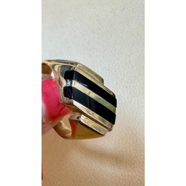 Contemporary Two Stripes Black Onyx Men's Ring 14 Karat Yellow Gold, Size 11, UNISEX For Sale - Image 3 of 18