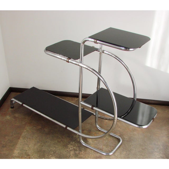 1930s Flower Stand in Chrome and Glass by Emilie Guyot for Thonet, 1930s For Sale - Image 5 of 10