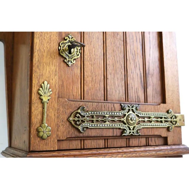 Antique Arts and Crafts European Small Wall Cabinet in Oak and Brass, 1900s For Sale - Image 6 of 16