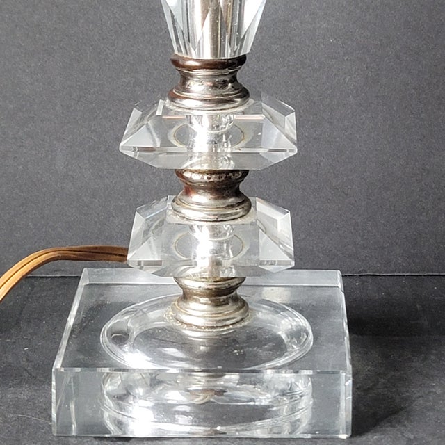 Vintage Small Acrylic Lucite Table Lamps Set of 2 For Sale In Philadelphia - Image 6 of 9