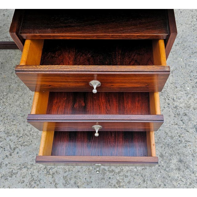 1960s Mid-Century Modern Rosewood Desk attributed to Gianfranco Frattini for Bernini, 1960s For Sale - Image 5 of 15