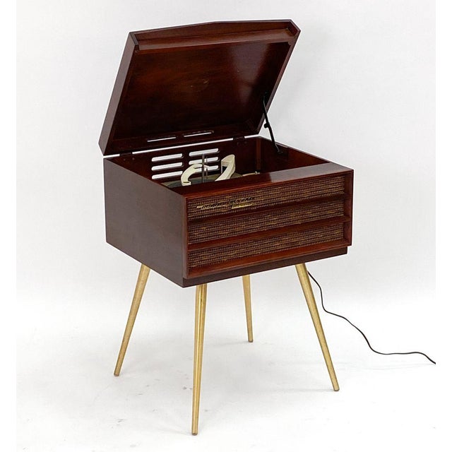 1950s Mid 20th Century Rca Victor Record Player For Sale - Image 5 of 11