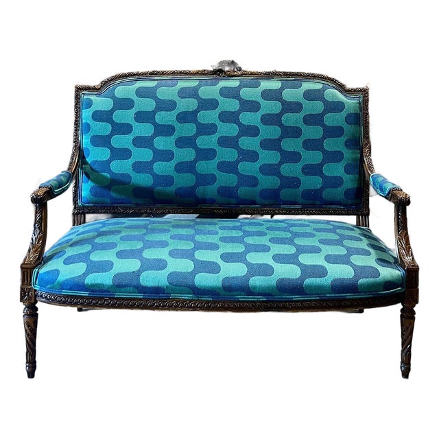 Late 19th Century Carved Antique French Settee in Modern Clarence House Linen For Sale