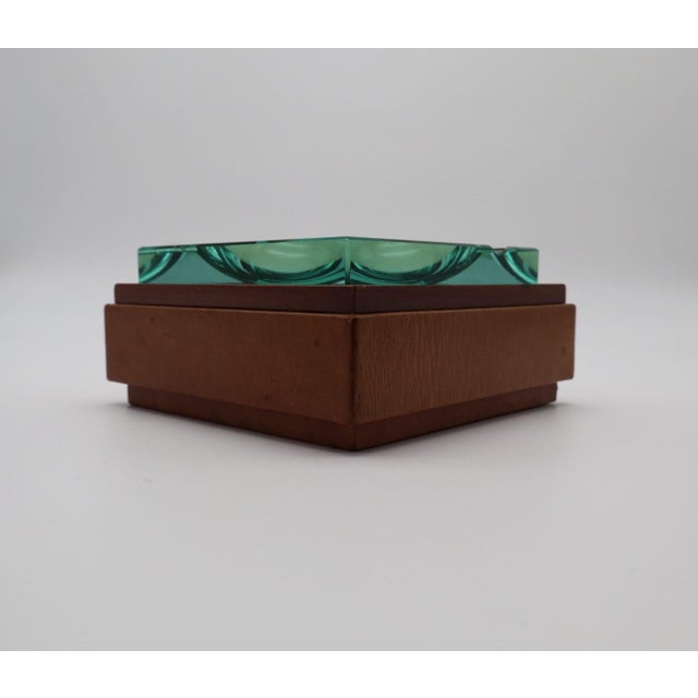 Mid-Century Modern Nile-Green Crystal Ashtray with Hidden Compartment from Fontana Arte, 1960s-1970s) For Sale - Image 3 of 4