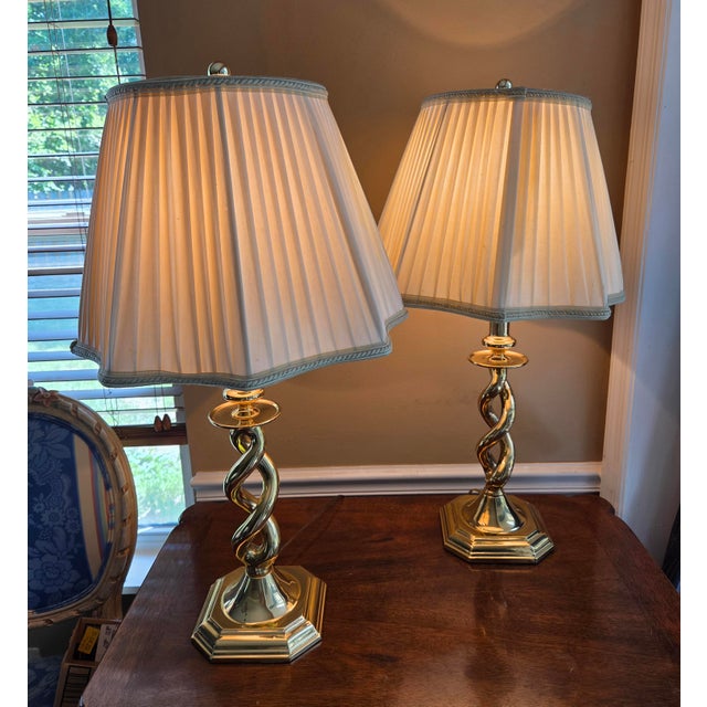 Beautiful twisted barley brass candlestick style table lamp by Stiffel. In working condition with three way switches so...