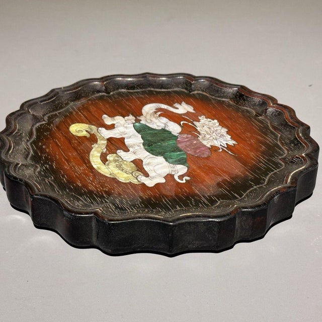 Chinoiserie 1990s Hardwood Scalloped Round Tray With Mother-of-Pearl Inlay Auspicious Elephant Motif, Chinoiserie Decorative Plate For Sale - Image 3 of 9