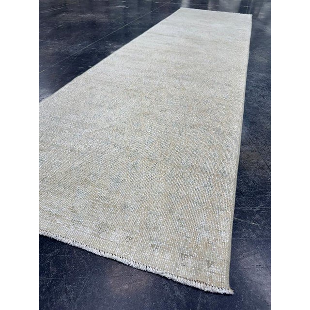 Turkish Vintage Rug 2'6" x 8'9" For Sale In Houston - Image 6 of 7