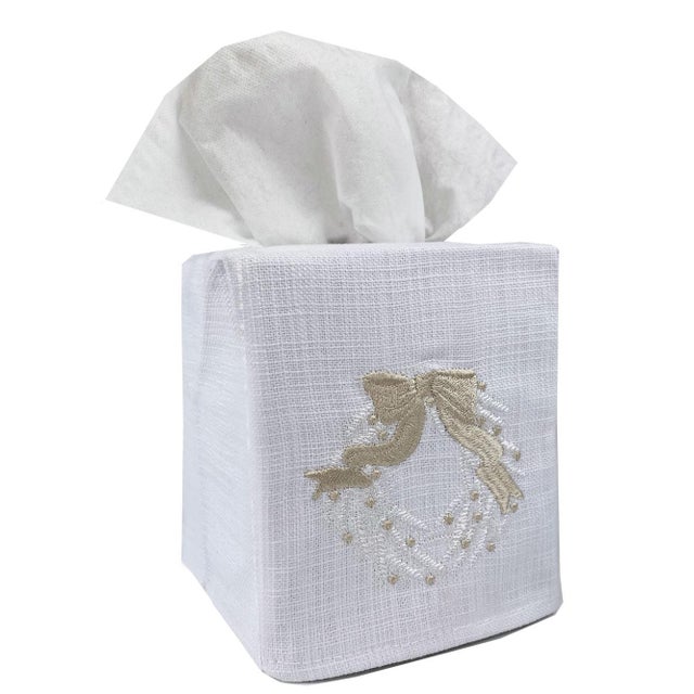 American Christmas Wreath (Cream) Tissue Box Cover, Embroidered For Sale - Image 3 of 3
