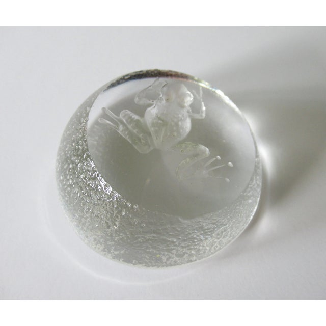 Vintage; C.1970's, crystal combination polished and textured frog paperweight. The frog is a recessed coved design. No...