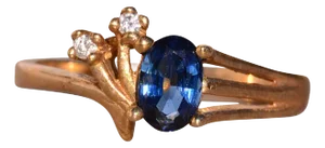Quatro Avineda: Oval Sapphire and Natural Diamond Ring in Yellow Gold