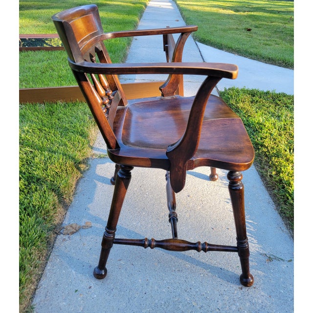 Early 20th Century Elm Windsor Arm Chair by Barber & Shank For Sale In Baltimore - Image 6 of 8