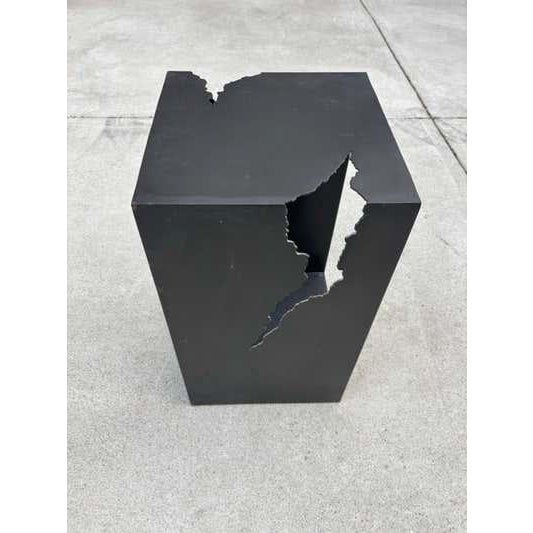 R. Henry Design Iron Side Table, Hand-Crafted Modern Style, USA, 1990 For Sale - Image 4 of 8