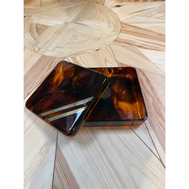 Vintage Tortoiseshell Lucite Trinket Box With Brass Stripe Accent, 1970s Modernist Design For Sale In Los Angeles - Image 6 of 6
