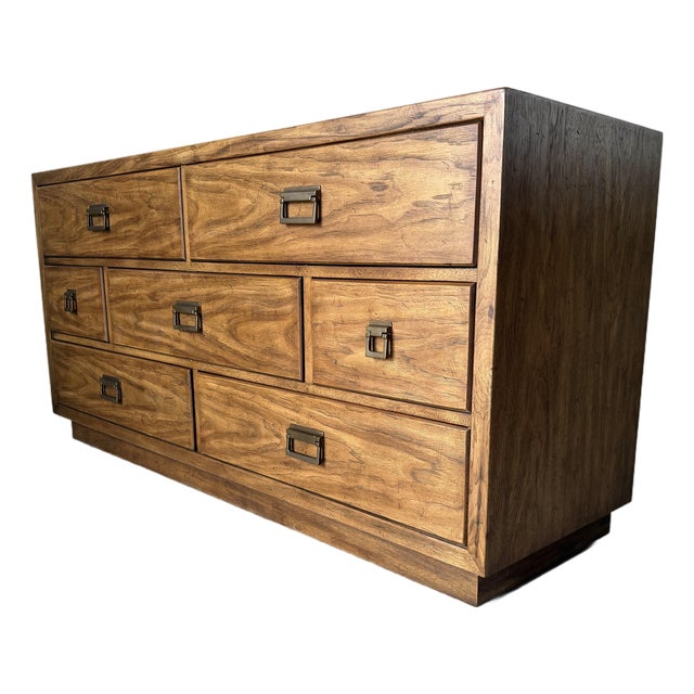 1970s Mid-Century Modern Drexel Solid Pecan 7-Drawer Dresser For Sale