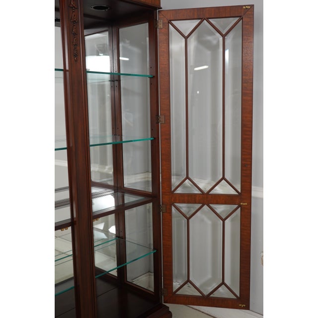 1990s Henkel Harris Beveled Glass #2348 Mahogany Curio Cabinet For Sale - Image 5 of 18