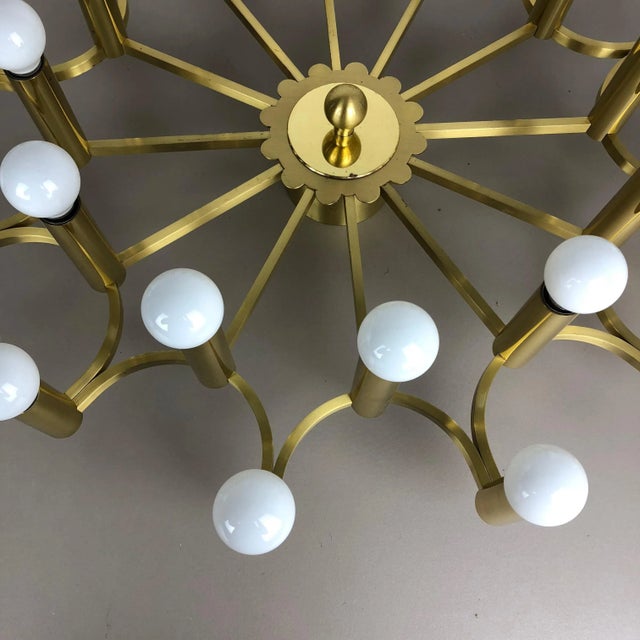 Gigantic Brass 24 Bulb Flush Mount Ceiling Light in the style of Stilnovo, Italy, 1960s For Sale - Image 11 of 18
