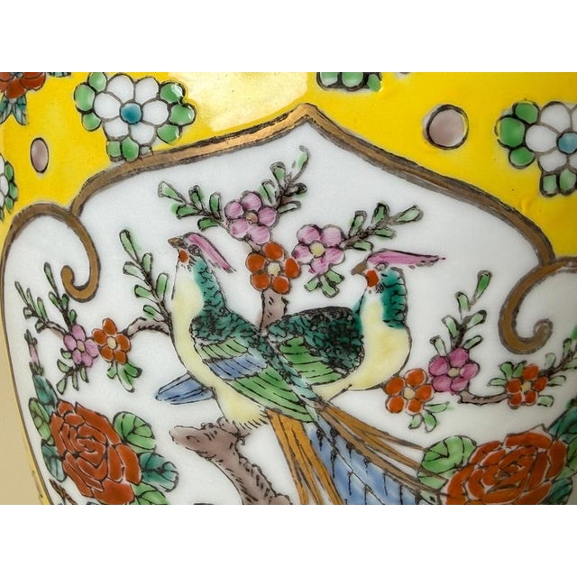 Japanese Gold Imari Hand-Painted Porcelain Bird Vases, Arita, 1960s, Set of 2 For Sale - Image 16 of 17