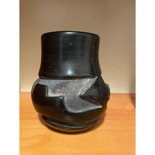 Native American Mid 20th Century Native American Madeline Tafoya Signed Blackware Vase, Santa Clara Pueblo For Sale - Image 3 of 10