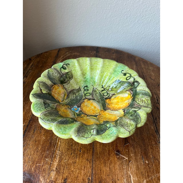 Deruta Late 20th Century Dipinto Positano Italy Terracotta Tripod Footed Scalloped Edge Bowl Platter 11” For Sale - Image 4 of 10