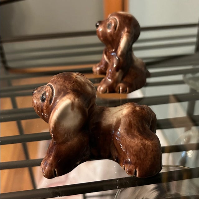 Art Deco Pair of Lichten Ware Ceramic Brown Dogs Vintage 1940s. For Sale - Image 3 of 5