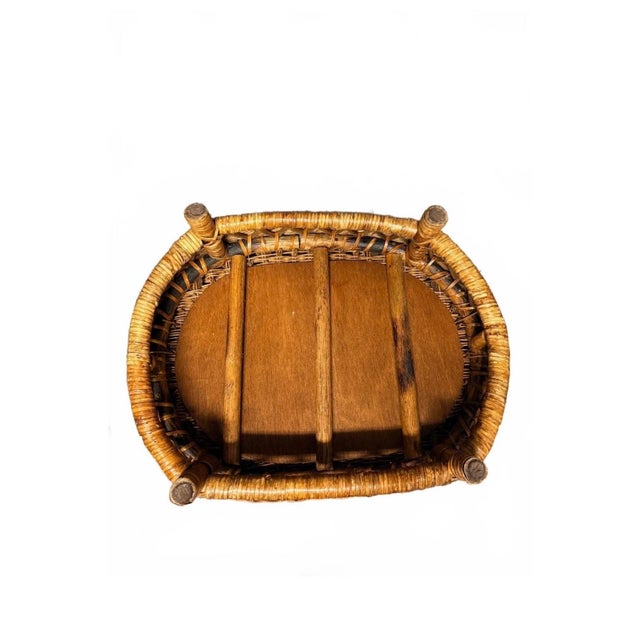 Woven wicker & rattan Dog Bed/Basket/Pet Bed raised on four (4) wooden legs. Excellent Vintage condition! Structurally...