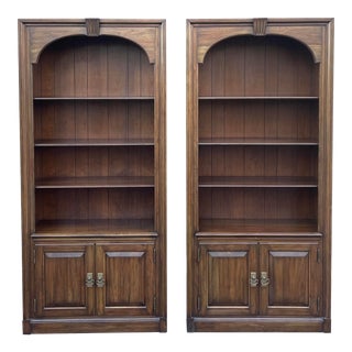 1970s Pennsylvania House American Traditional Cherry Bookcases - a Pair For Sale