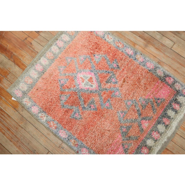 MId 20th Century Turkish Shag geometric rug Details rug no. j3688 size 2' 7" x 3' 6" (79 x 107 cm)