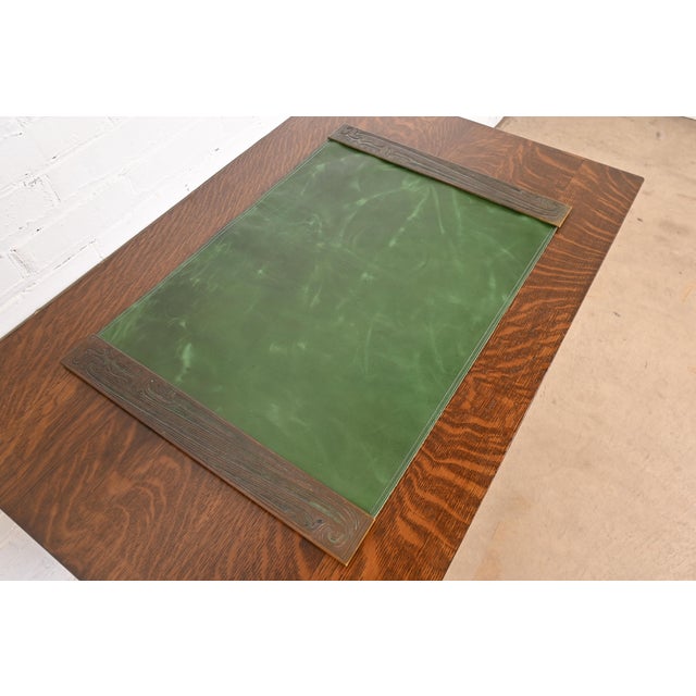 Art Deco Tiffany Studios New York Chinese Pattern Bronze Blotter Ends With Leather Desk Blotter For Sale - Image 3 of 12
