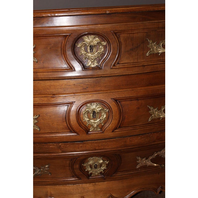 Bordeaux Style Walnut Commode, 18th-Century For Sale - Image 6 of 15