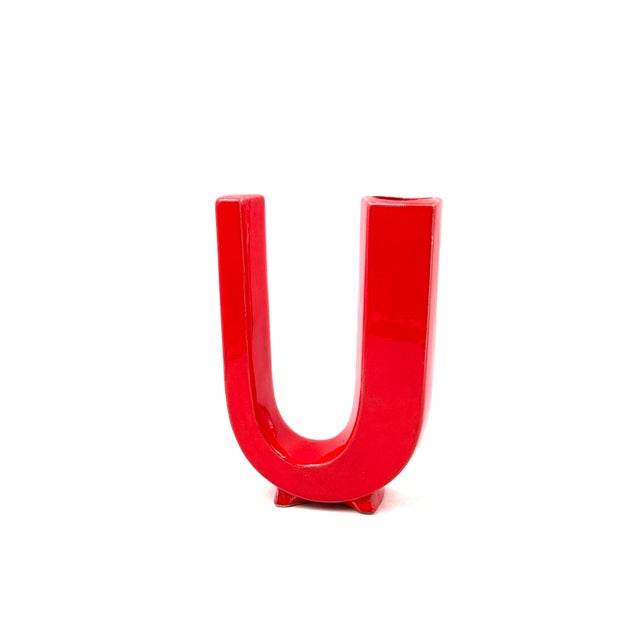 Mid-Century Modern Space Age Red U Letter Shaped Ceramic Solifleur Vase, Marcel Radureau Ca. 1970 For Sale - Image 3 of 12