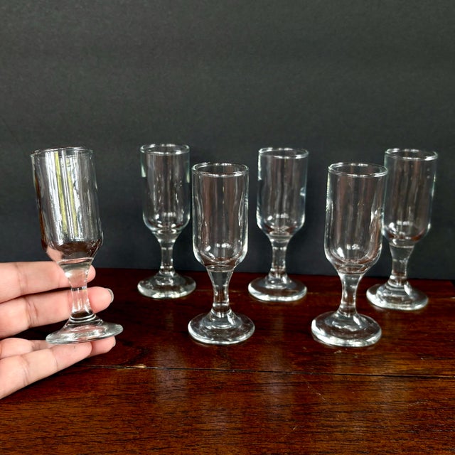 Mid-Century Modern Vintage Libbey Embassy Cordial Footed Shoot Glasses 1 Oz Shooter With Straight Edges, 4" - Set of 6 For Sale - Image 3 of 6