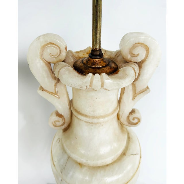1960s Alabaster Urn Table Lamps With Interior Lighting - a Pair For Sale In Miami - Image 6 of 11