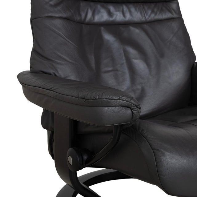 Gray Dark Grey Leather Sunrise Recliner with Manual Function from Stressless For Sale - Image 8 of 18