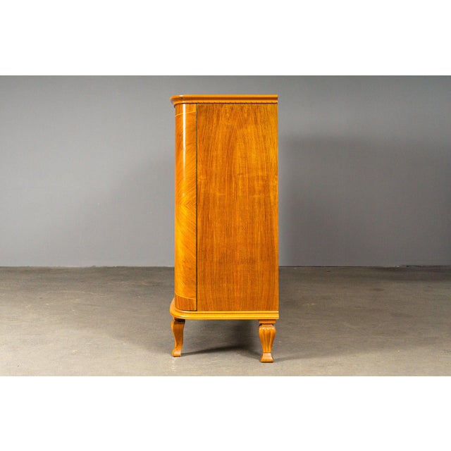 Art Deco Style Sideboard in Walnut For Sale - Image 5 of 18