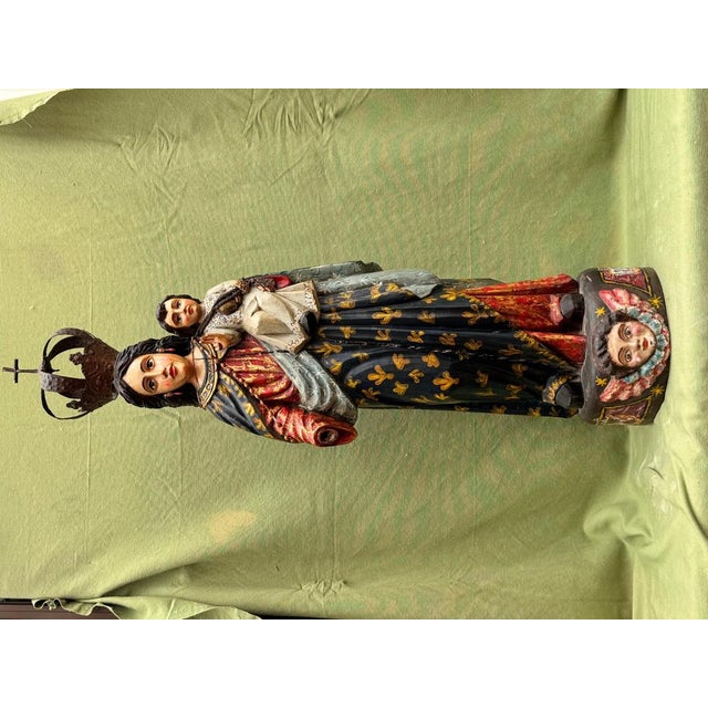 Baroque Virgin and Child in Polychrome Wood For Sale - Image 3 of 15