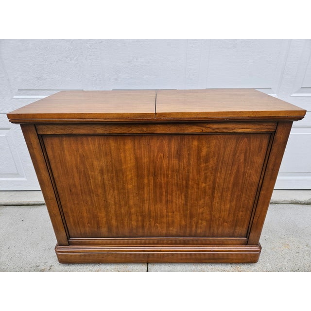 Kindel Furniture Locking Flip Top Server Dry Bar on Casters For Sale - Image 11 of 17