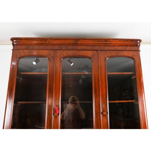 19th Century Antique English Victorian Flame Mahogany Library Bookcase For Sale - Image 4 of 18