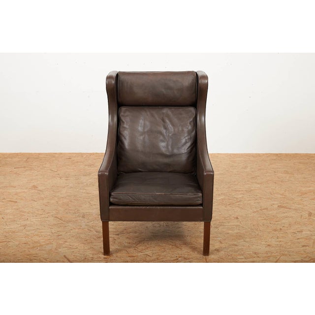 Model 2204 Wingback Armchair in Leather with Wood Legs by Børge Mogensen for Frederica, 1963 For Sale - Image 3 of 13