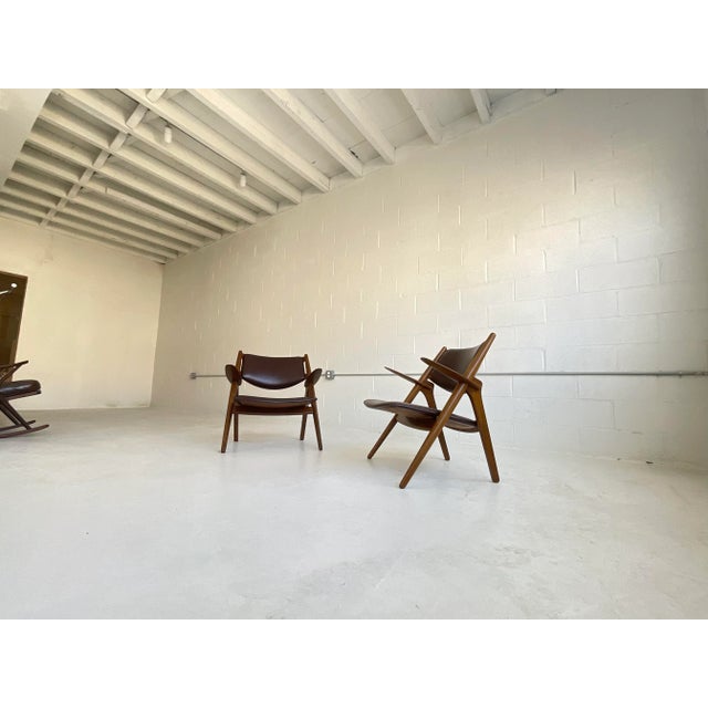 1951 Vintage Hans Wegner Sawbuck Chairs for Carl Hansen Ch28 in Oak & Leather- a Pair For Sale - Image 9 of 12