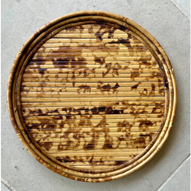 Stylish Mid 20th-Century Split Tortoiseshell Bamboo & Herringbone Rattan Circular Tray For Sale - Image 13 of 18