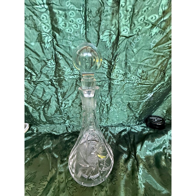 Art Deco 1940's Art Deco Beautiful Etched Lead Crystal Decanter For Sale - Image 3 of 5
