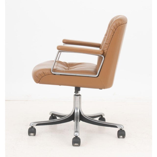 Osvaldo Borsani Swivel Office Chair, Ca. 1970 For Sale In New York - Image 6 of 7